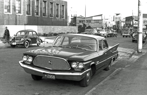 60-2a (052-15) 1960 Chrysler Windsor 4dr Sedan.jpg